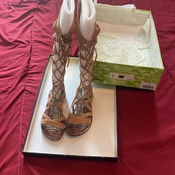 Tan, sued, lace up to calf sandal!  Very Stylish. - Picture 4 of 9